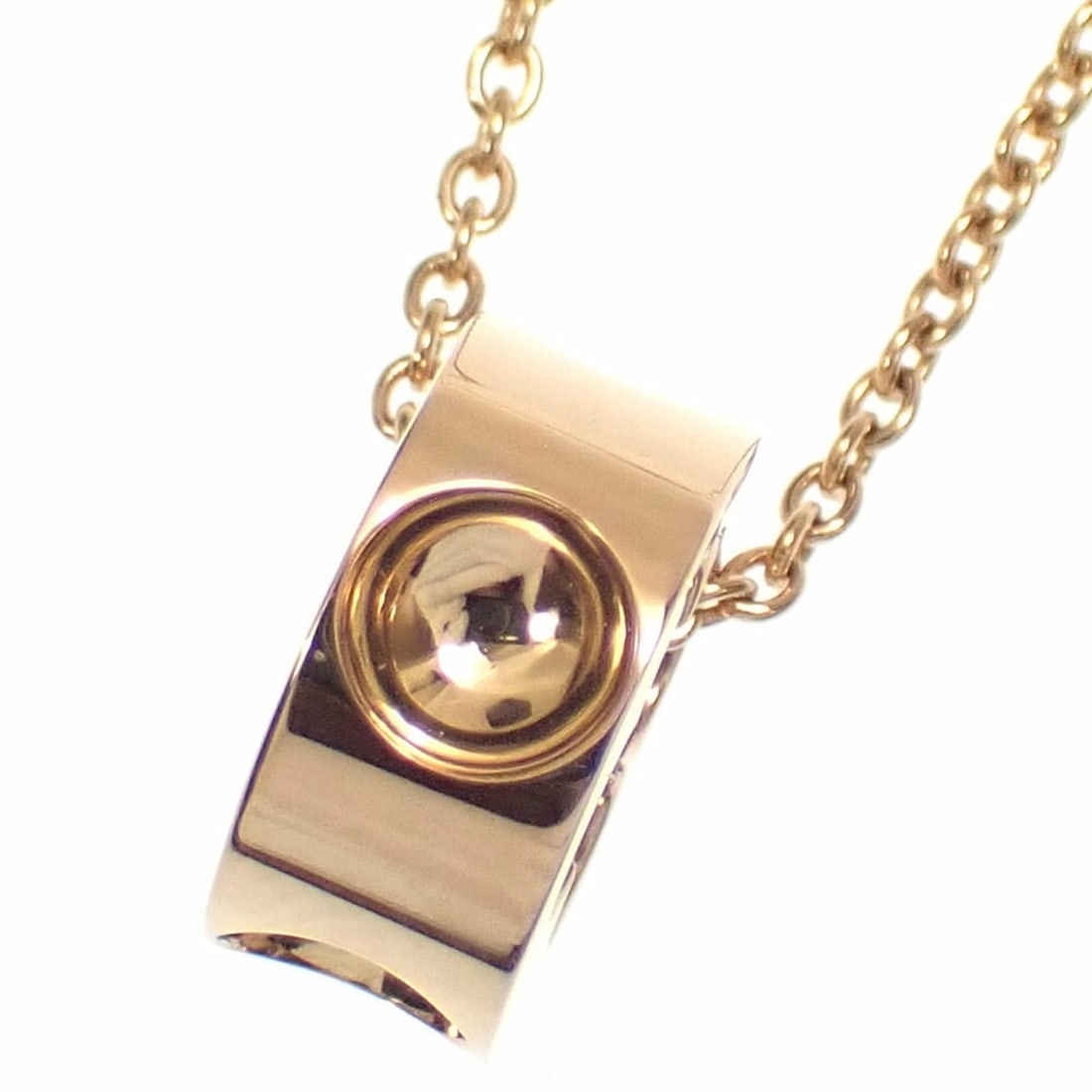 Louis Vuitton Pendant Empreinte Necklace for Women, 18K Yellow Gold, 6.1g, Q93674, 750 Gold: --- Catalog ---Category: SizePendant Size: 10.5mm x 10.5mm / 0.41'' x 0.41''Neck Circumference: 39 cm / 15.35''Category: DesignColor: Yellow goldGender: WomenMaterial: Yellow gold (18K)Necklace Type: 