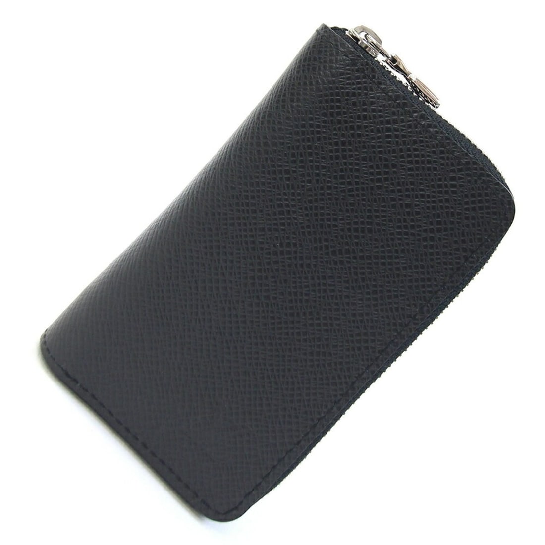 Louis Vuitton Taiga Zippy Coin Purse M30511 Noir (Black) - Men's Wallet/Coin Case. A compact wallet: --- Catalog ---Category: SizeSize (HxWxD): 11cm x 7cm / 4.33'' x 2.75''Category: DesignType: Coin purse/coin caseColor: Black, NoirGender: MenMaterial: Taiga leather Category: GeneralLine: TaigaBrand: