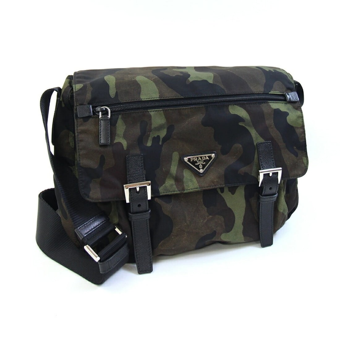 Prada Shoulder Bag BT6671 Khaki Nylon Crossbody Camouflage Men's Women's PRADA: --- Catalog ---Category: SizeSize (HxWxD): 21cm x 30cm x 11.5cm / 8.26'' x 11.81'' x 4.52''Strap Length: 81cm - 137cm / 31.88'' - 53.93''Category: DesignType: Shoulder bagColor: Black, Brown, Green, K