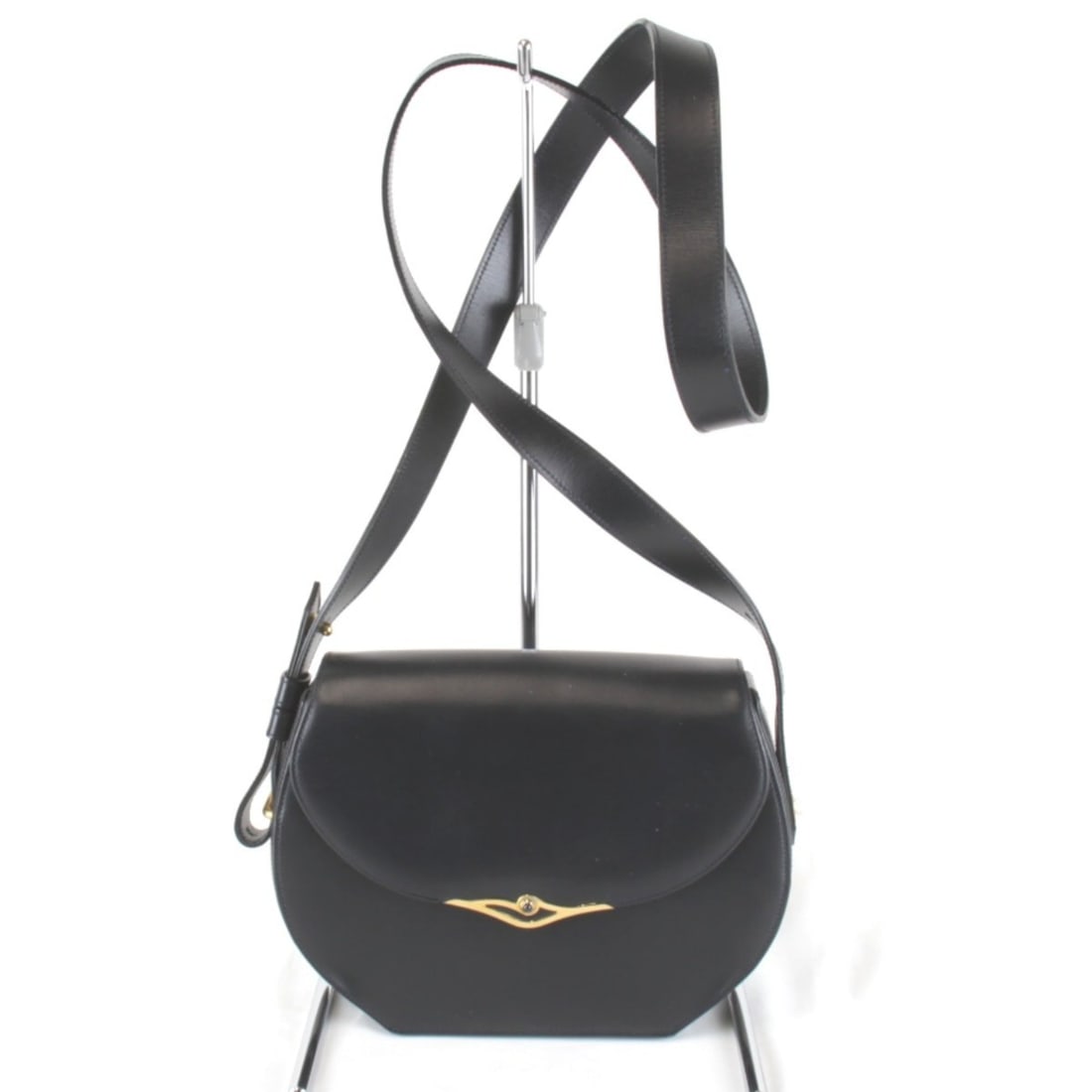 CARTIER Cartier Shoulder Bag Leather Black Women's: --- Catalog ---Category: SizeWeight: 360g / 12.69oz.Size (HxWxD): 15cm x 20cm x 6cm / 5.9'' x 7.87'' x 2.36''Strap Length: 117cm / 46.06''Category: DesignType: Shoulder bagColor: BlackGender: WomenMat