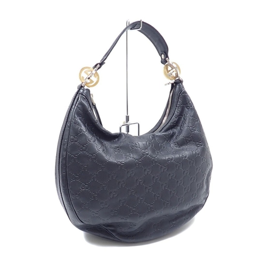 Gucci Shoulder Bag for Women, Black Leather, 232962: --- Catalog ---Category: SizeSize (HxWxD): 28cm x 30cm x 12.5cm / 11.02'' x 11.81'' x 4.92''Category: DesignType: Shoulder bagColor: BlackGender: WomenMaterial: Leather Category: GeneralMPN: 232962Bra