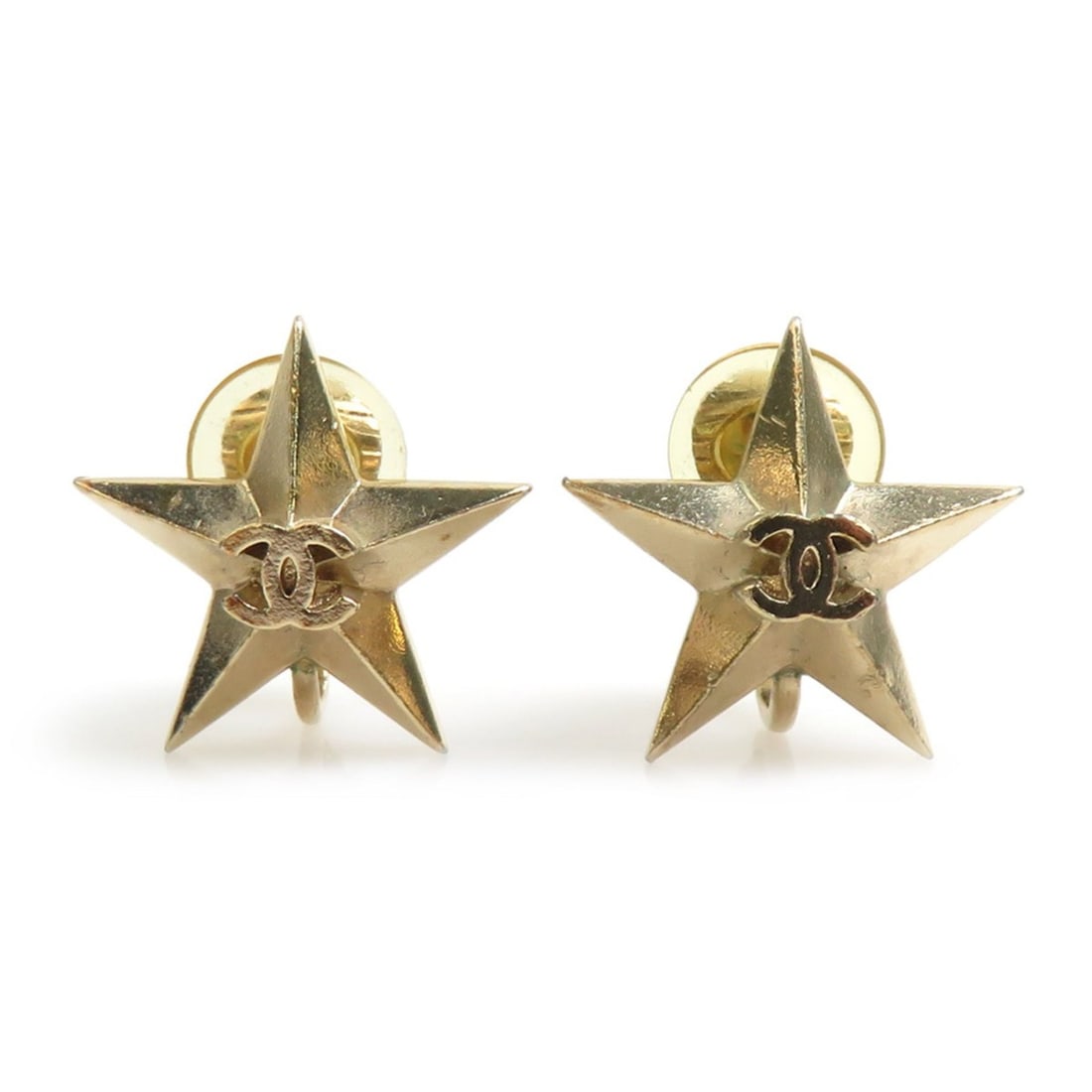 Chanel earrings, metal, gold, women's, h32252a: --- Catalog ---Category: SizeSize (HxWxD): 18.00mm x 18.00mm / 0.71'' x 0.71''Category: DesignType: Stud earringsColor: GoldGender: WomenMaterial: MetalCategory: GeneralBrand: Chanel--- Item List ---S