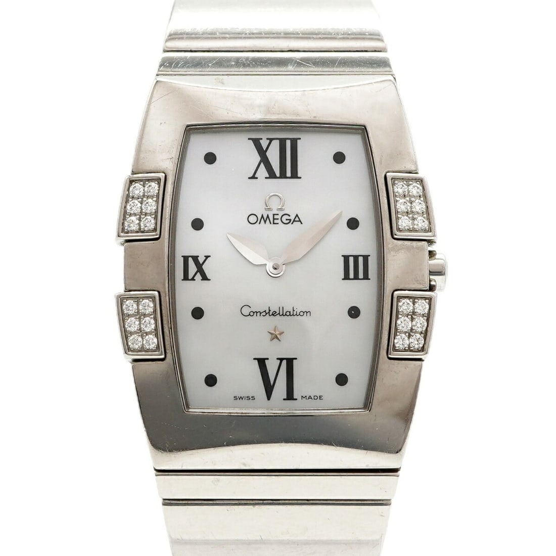 Omega Constellation Quadrella 1586.70 White Dial Women's Watch: --- Catalog ---Category: SizeWrist Size: 16cm / 6.29''Case Diameter: 24.9mm / 0.98''Category: DesignType: WristwatchGender: WomenColor (Dial): WhiteMaterial (Band): Stainless steelCategory: GeneralMPN