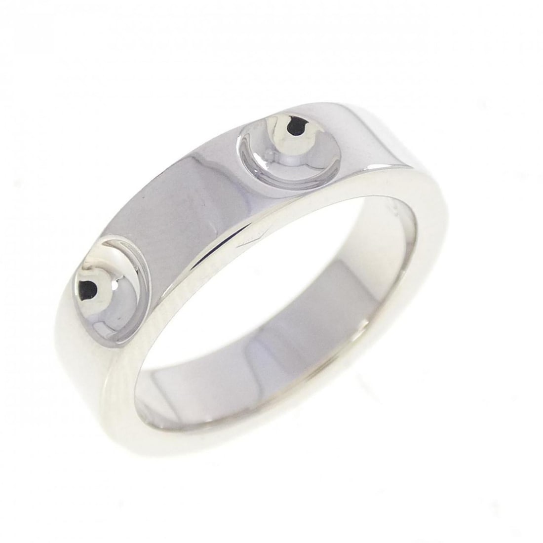 Louis Vuitton Petite Bague Empreinte Ring: --- Catalog ---Category: SizeUS Size: 5Brand Size: 49Category: DesignType: Band ringGender: WomenMaterial: White gold (18K)Category: GeneralBrand: Louis Vuitton--- Item List ---Section: