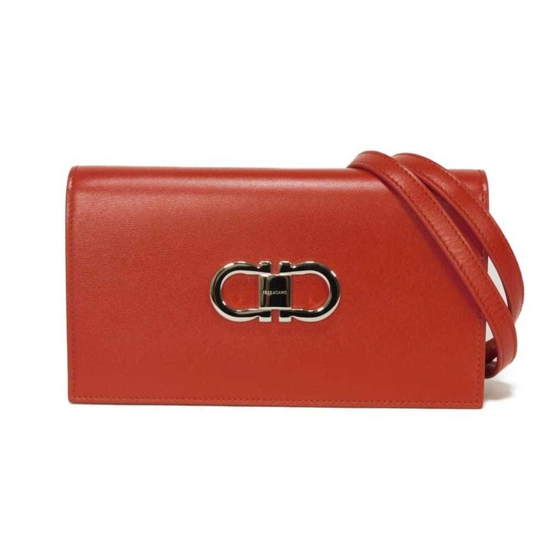Salvatore Ferragamo Shoulder Bag Double Gancini Mini Chain Calfskin 2-Way New Logo Red 218357: --- Catalog ---Category: SizeSize (HxWxD): 11.5cm x 20.5cm x 4.5cm / 4.52'' x 8.07'' x 1.77''Category: DesignType: Shoulder bagColor: Red colorGender: WomenMaterial: Leather Category: GeneralBrand: Sa