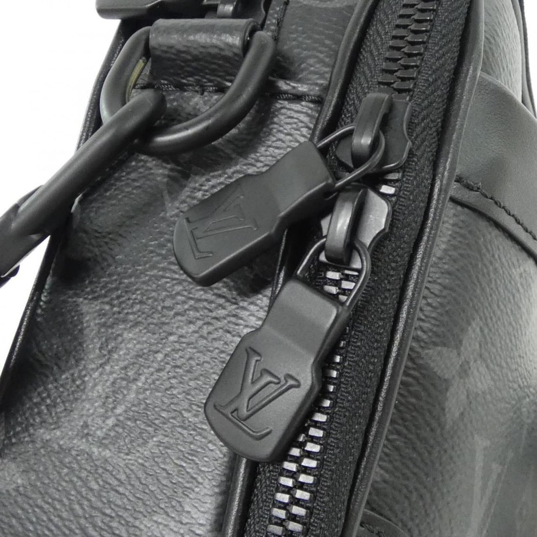Louis Vuitton Monogram Eclipse Alpha Messenger M46955 Shoulder Bag - 5