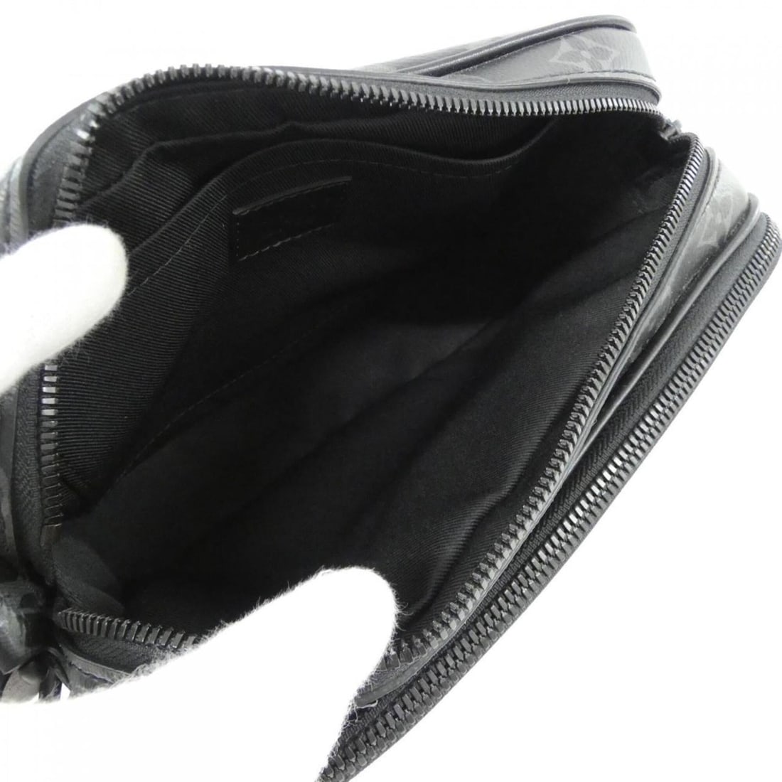 Louis Vuitton Monogram Eclipse Alpha Messenger M46955 Shoulder Bag - 7