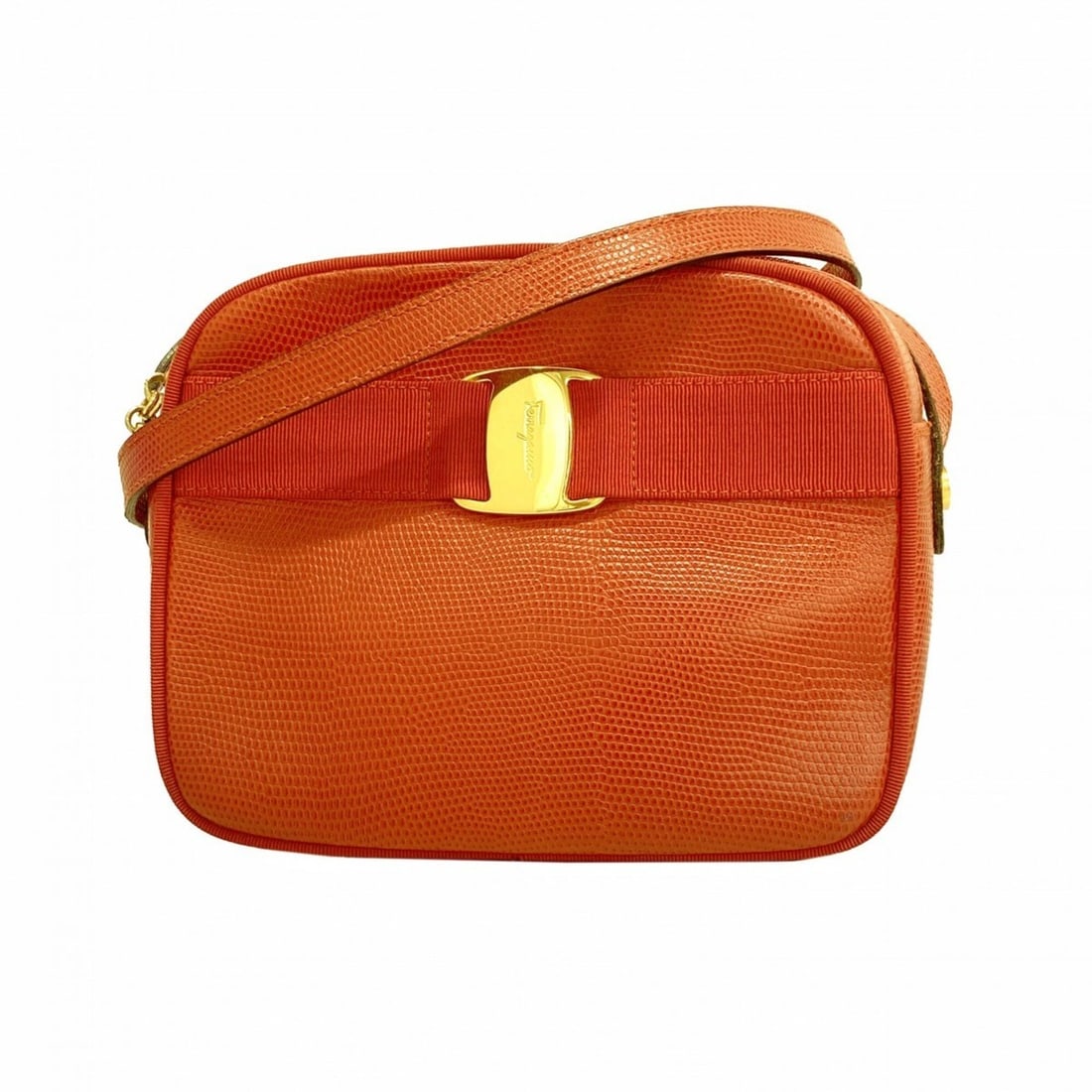 Salvatore Ferragamo Vara Leather Shoulder Bag, Red, Women's: --- Catalog ---Category: SizeSize (HxWxD): 16cm x 20cm x 7cm / 6.29'' x 7.87'' x 2.75''Category: DesignType: Shoulder bagColor: Red colorGender: WomenMaterial: Leather Hardware Color: GoldCategory: Ge