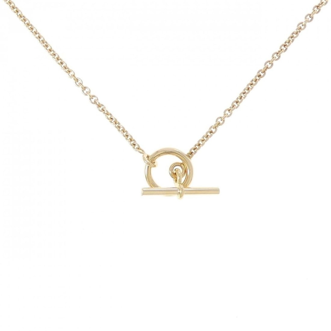 Hermes Hermès Chaine d'Ancre Necklace: --- Catalog ---Category: SizePendant Size: 10.6mm x 17.1mm / 0.41'' x 0.67''Neck Circumference: 42 cm / 16.53''Category: DesignGender: WomenMaterial: Yellow gold (18K)Pendant Type: PendantNecklace