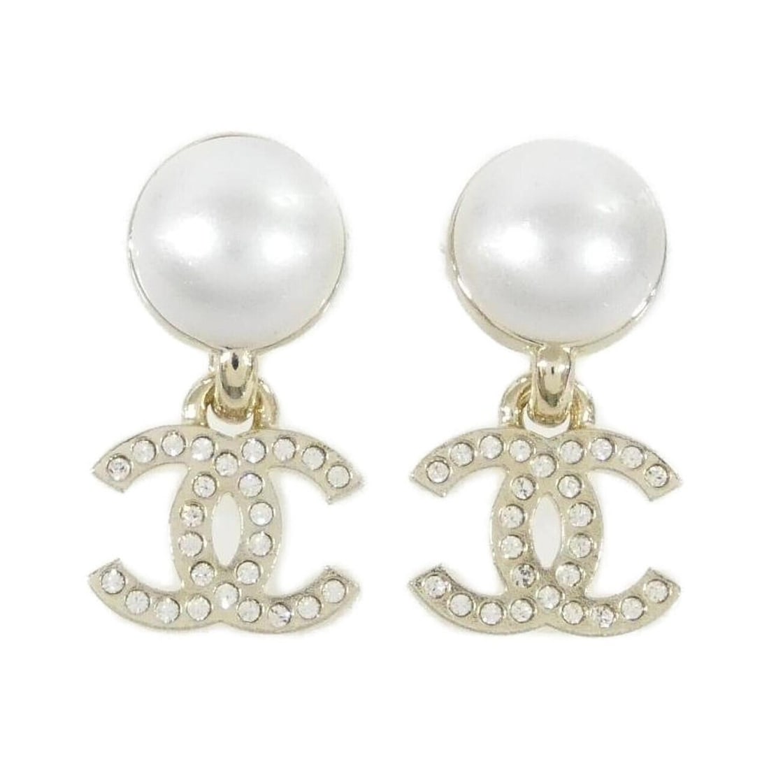 Chanel ABG850 Earrings: --- Catalog ---Category: SizeSize (HxWxD): 22.00mm x 12.00mm / 0.87'' x 0.47''Category: DesignType: Stud earringsColor: Gold, WhiteGender: WomenCategory: GeneralMPN: ABG850Brand: Chanel--- Item List