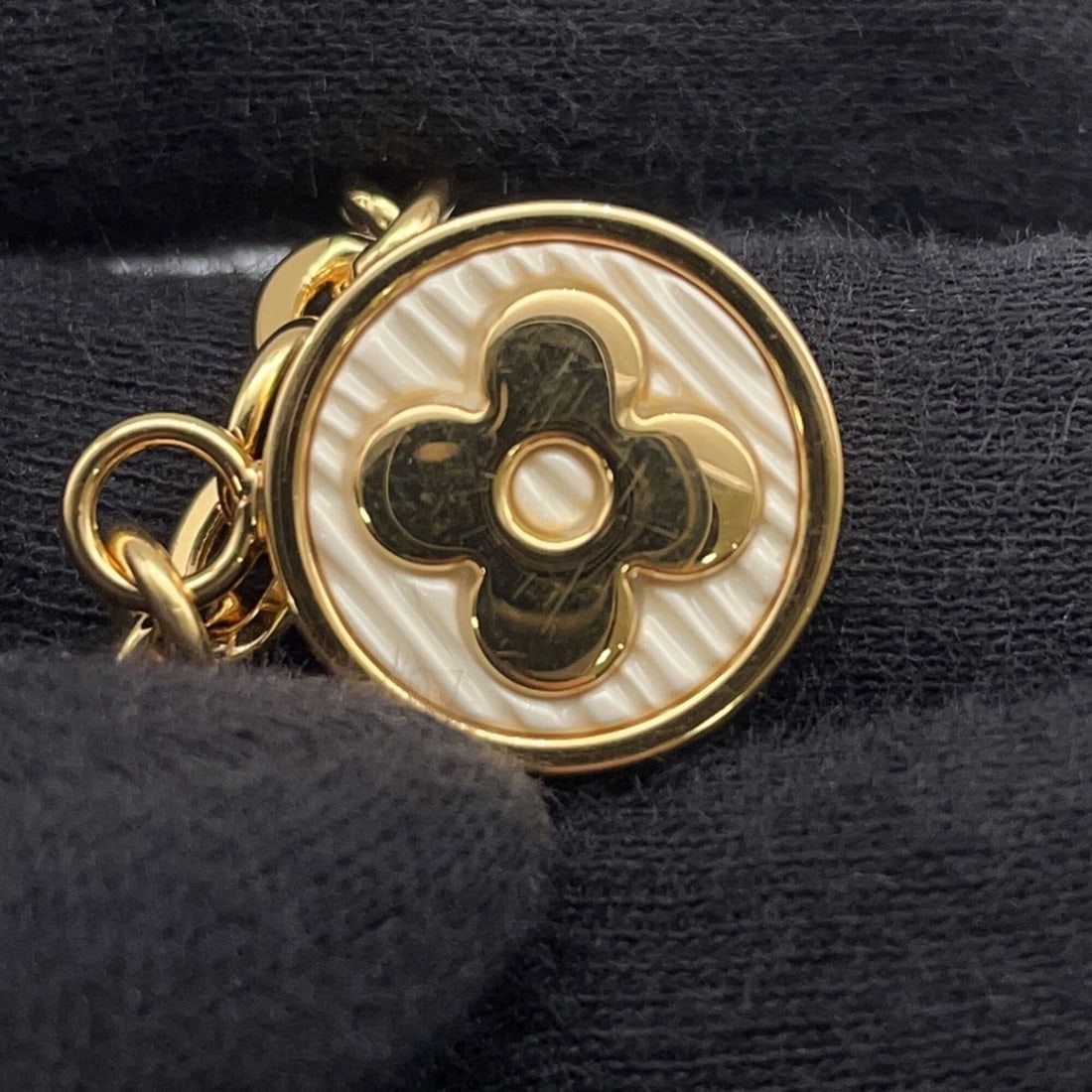 Louis Vuitton Petite Bague Empreinte Ring - 10