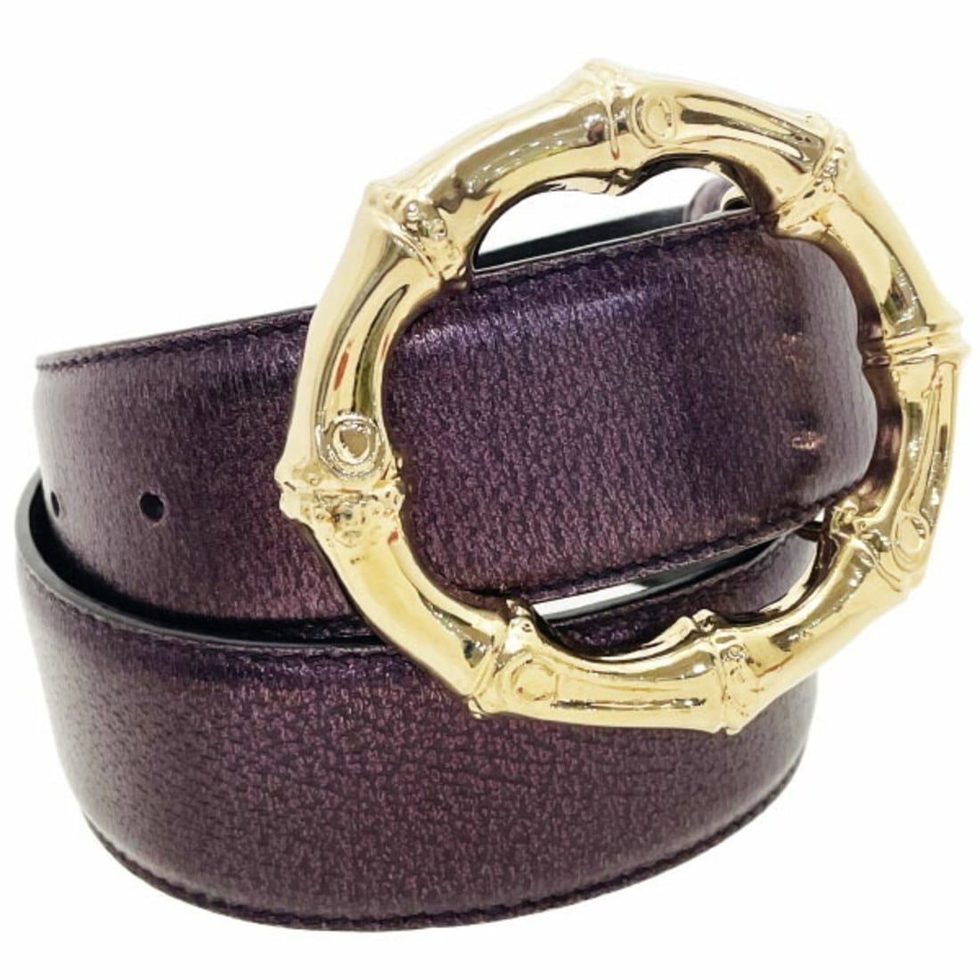 Gucci Women's Leather Belt with Bamboo Buckle, Metallic Purple, Gold Item No. 136078, Size Approx.: --- Catalog ---Category: SizeWidth: 4cm / 1.57''Length: 86cm / 33.85''Buckle Size: 8cm x 8.5cm / 3.14'' x 3.34''Category: DesignType: Standard beltColor: PurpleGender: WomenMaterial (Strap): Leather C