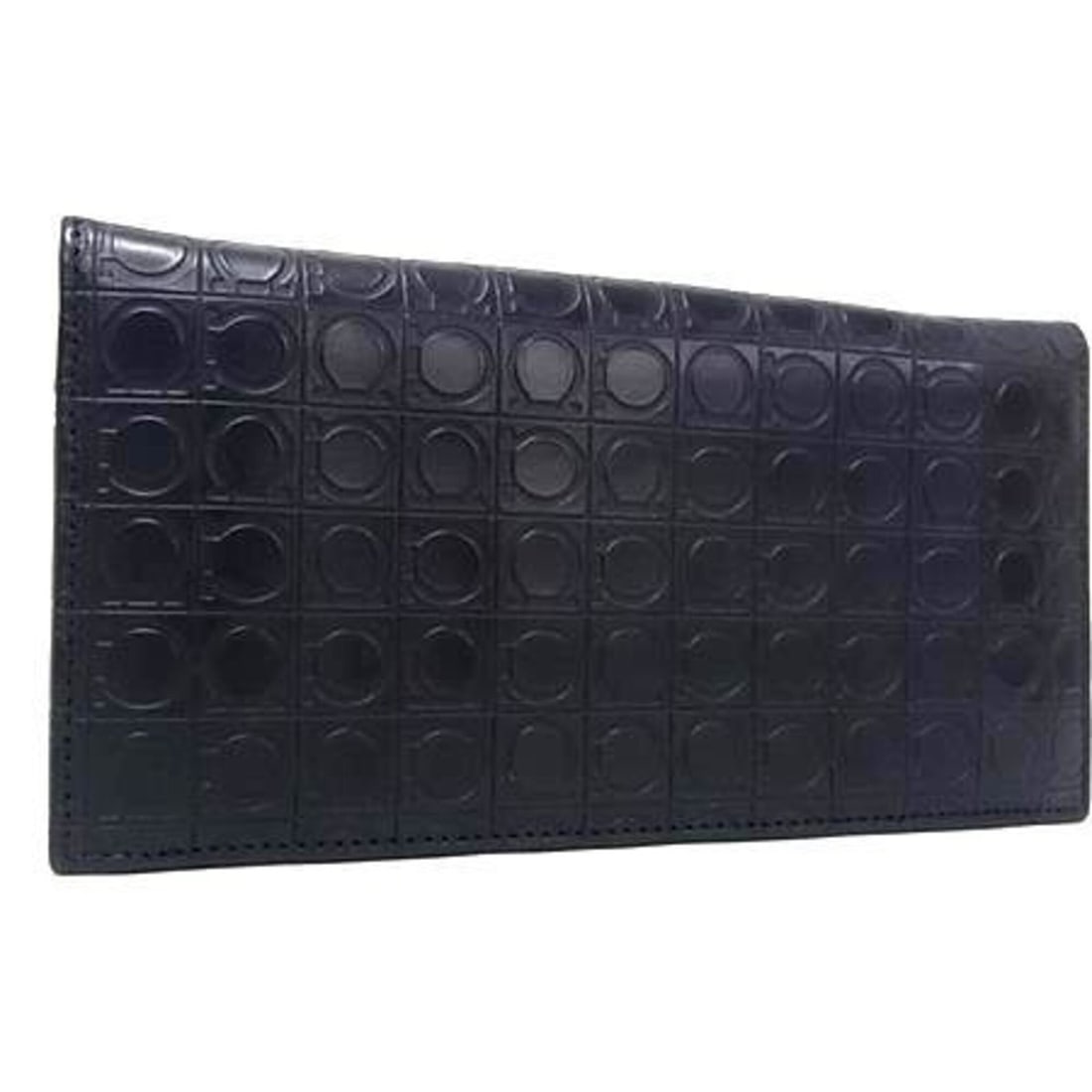 SALVATORE FERRAGAMO Ferragamo Long Wallet Gancini IY-66 9413 Black Leather Men's Bi-fold: --- Catalog ---Category: SizeSize (HxWxD): 18cm x 9.5cm x 1cm / 7.08'' x 3.74'' x 0.39''Category: DesignType: Long wallet (bi-fold)Color: BlackGender: MenMaterial: Leather Category: GeneralMPN: IY-66 