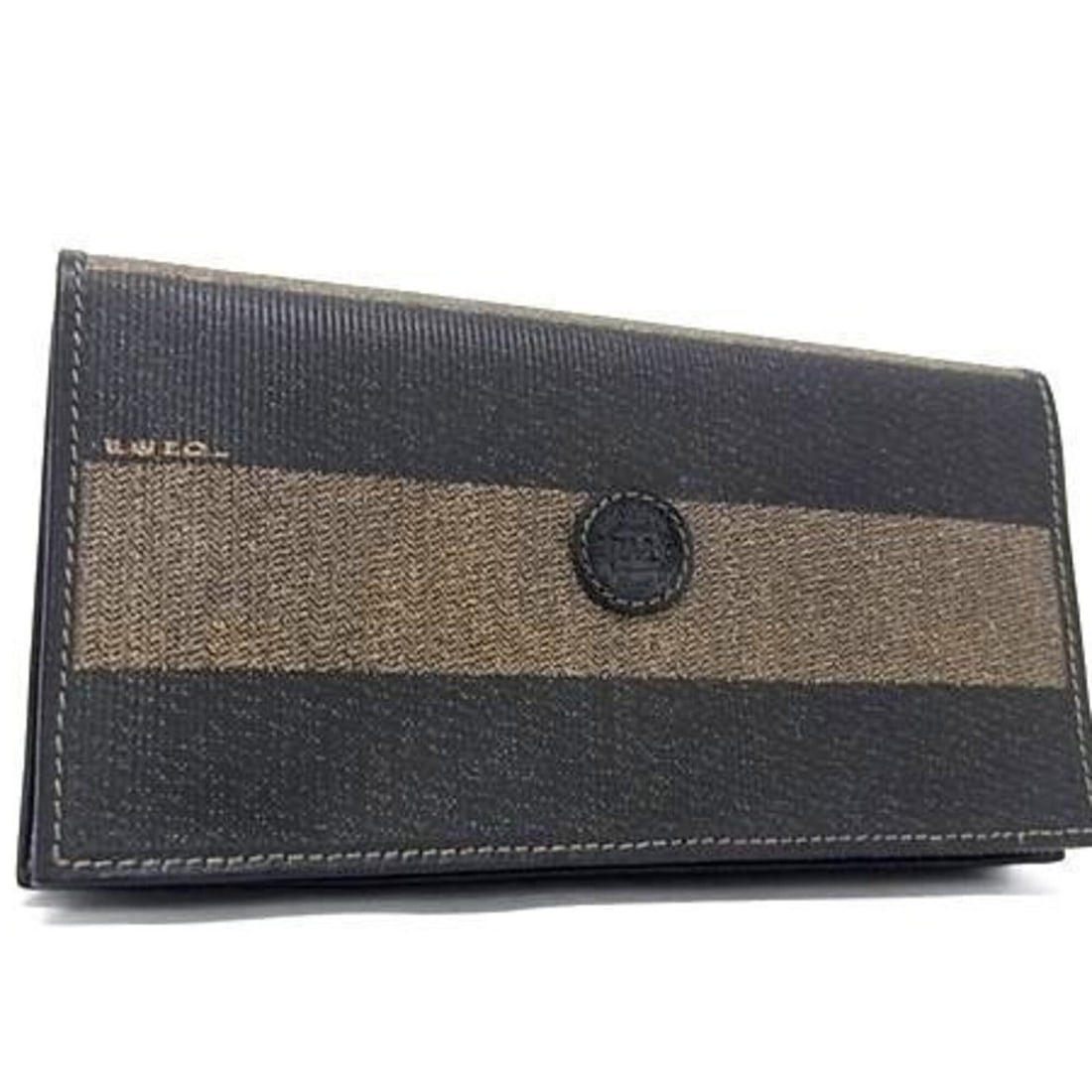 FENDI Pecan 308030 Men's Bi-fold Wallet (Black x Brown): --- Catalog ---Category: SizeSize (HxWxD): 17.4cm x 9cm x 1.5cm / 6.85'' x 3.54'' x 0.59''Category: DesignType: Long wallet (bi-fold)Color: Black, BrownGender: MenMaterial: PVC Category: GeneralMPN: 3