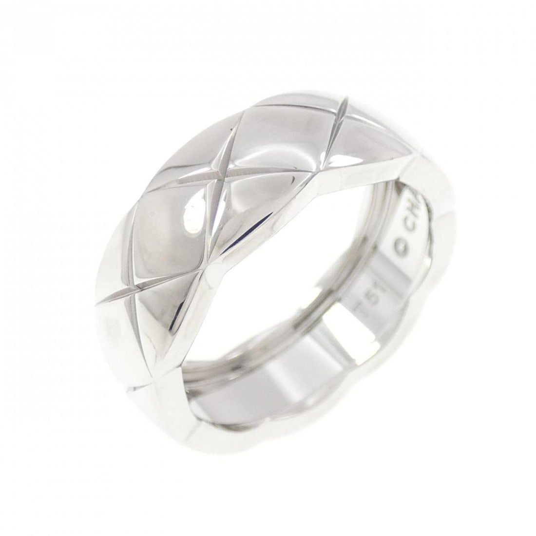 Chanel Coco Crush Medium Ring: --- Catalog ---Category: SizeJP Size: 11US Size: 6Category: DesignColor: White goldGender: WomenMaterial: White gold (18K)Category: GeneralMPN: J10570Brand: Chanel--- Item List ---Section: