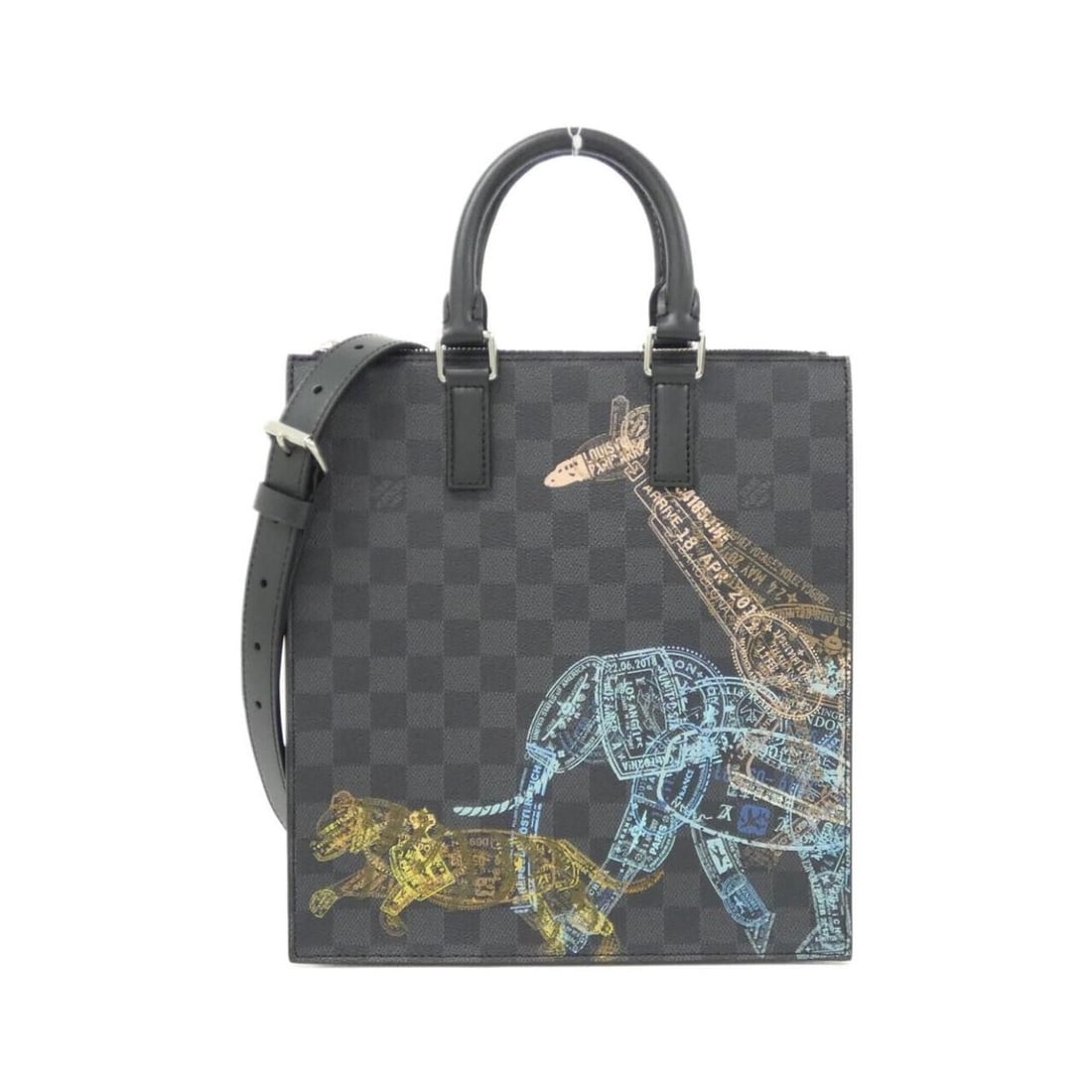 Louis Vuitton Damier Graphite Stamp Sac Plat Messenger N45276 Handbag: --- Catalog ---Category: SizeWeight: 640g / 1.41lb.Size (HxWxD): 28cm x 26cm x 6cm / 11.02'' x 10.23'' x 2.36''Strap Length: 86cm - 110cm / 33.85'' - 43.3''Handle Length: 25cm / 9.84''Category: