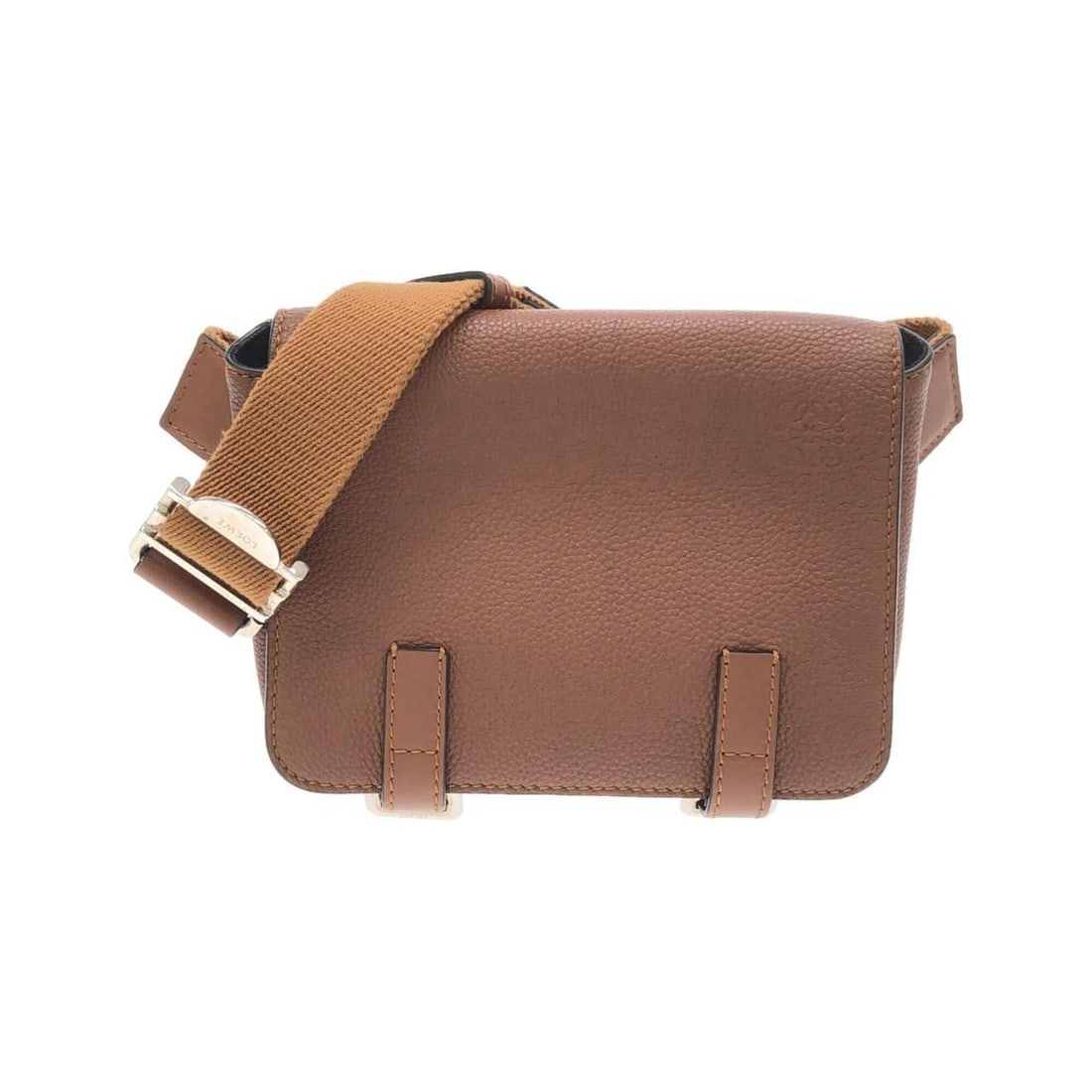 Loewe Military Bum Bag 317 12AB23 Shoulder: --- Catalog ---Category: SizeSize (HxWxD): 14cm x 20cm x 4cm / 5.51'' x 7.87'' x 1.57''Category: DesignType: Shoulder bagColor: BrownGender: Women,MenMaterial: Leather Category: GeneralMPN: 317