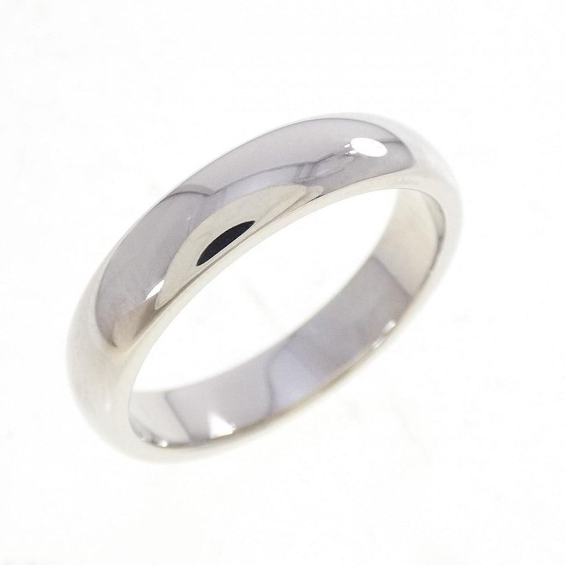 Tiffany & Co. Wedding Band Ring: --- Catalog ---Category: SizeJP Size: 17.5US Size: 8.5Category: DesignType: Band ringGender: Women,MenMaterial: Platinum 950Category: GeneralBrand: Tiffany--- Item List ---Section: ConditionRanking: