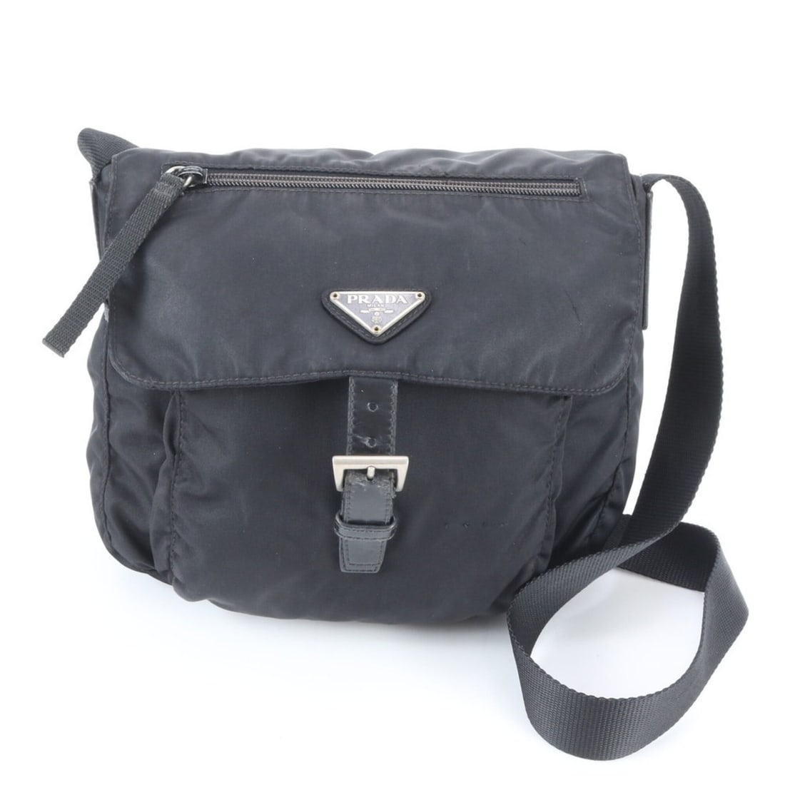 Prada Tessuto Nylon Triangle Logo Leather Shoulder Bag, Crossbody Messenger Bag for Men: --- Catalog ---Category: SizeSize (HxWxD): 18cm x 25cm x 8cm / 7.08'' x 9.84'' x 3.14''Category: DesignType: Shoulder bagColor: BlackGender: MenMaterial: Nylon , Leather Category: GeneralBrand: PradaC
