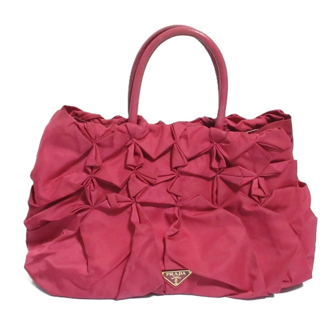 PRADA Prada Triangle Logo Plate Nylon Frill Gathered Handbag Pink Women's: --- Catalog ---Category: SizeSize (HxWxD): 22cm x 29cm x 14.5cm / 8.66'' x 11.41'' x 5.7''Category: DesignType: HandbagColor: PinkGender: WomenMaterial: Nylon Category: GeneralBrand: Prada--- Item Lis