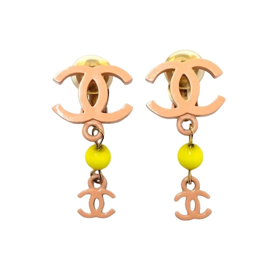 Chanel Coco Mark 03S Pink x Yellow Earrings GPg Gold: --- Catalog ---Category: SizeWeight: 7.2g / 0.25oz.Size (HxWxD): 40.00mm x 17.00mm / 1.57'' x 0.67''Category: DesignType: Clip earringsColor: Pink, YellowFinish: Gold platedGender: WomenCategory: Gene