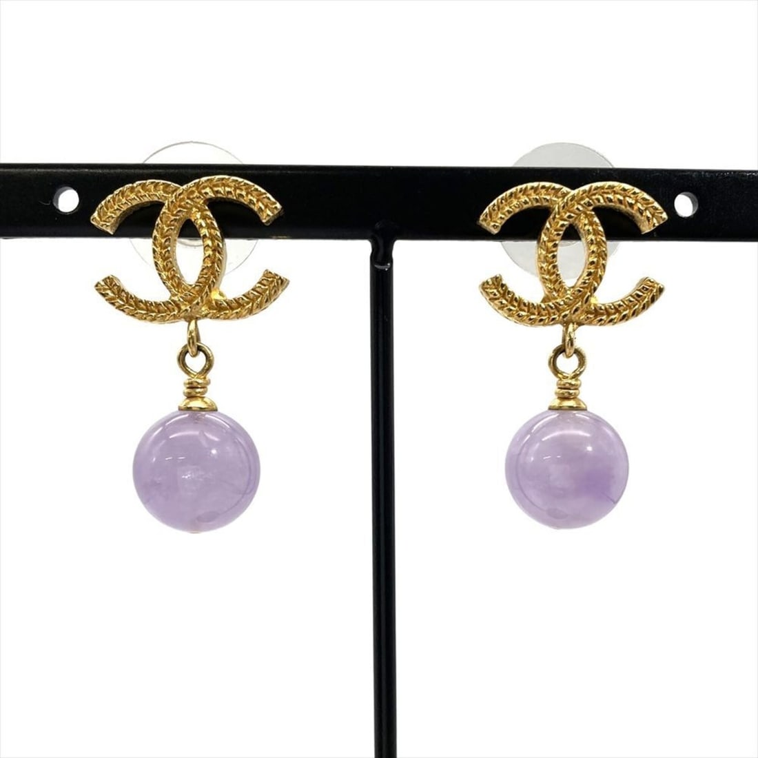 Chanel Coco Mark Swing Earrings, 13A Purple, Gold Hardware, Colored Stone, Women's.: --- Catalog ---Category: SizeWeight: 6.2g / 0.21oz.Size (HxWxD): 28.00mm x 15.00mm x 10.00mm / 1.10'' x 0.59'' x 0.39''Category: DesignType: Drop earringsColor: Gold, PurpleStone: Color stoneGender: W