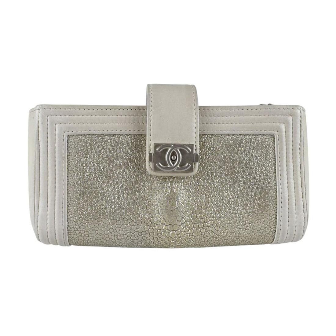 Chanel CHANEL Shoulder Bag Leather Galuchat Ivory Women's z9937: --- Catalog ---Category: SizeSize (HxWxD): 8cm x 16cm x 3cm / 3.14'' x 6.29'' x 1.18''Category: DesignType: Shoulder bagColor: IvoryGender: WomenMaterial: Leather Category: GeneralBrand: ChanelCountry