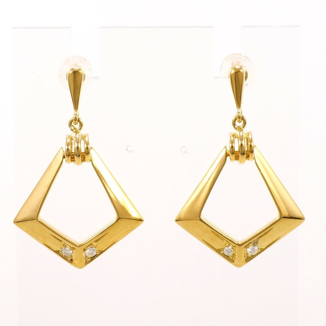 18K (18-karat) yellow gold earrings with 0.04 ct diamonds. Comes a certificate of authenticity. (1 of 7)