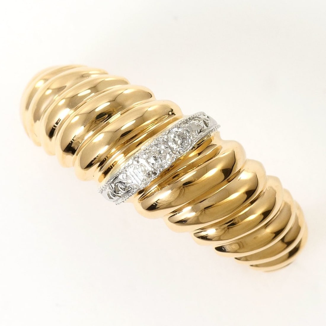 PT900 Platinum 18K Yellow Gold Ring with 1 Diamond (carat weight not stamped), Total Weight 3.9g,: --- Catalog ---Category: SizeWidth: 8mm / 0.31''Weight: 3.9g / 0.13oz.JP Size: 11US Size: 6Category: DesignType: Band ringColor: Platinum, Yellow goldMetal: Gold, PlatinumStone: DiamondGender: WomenMa