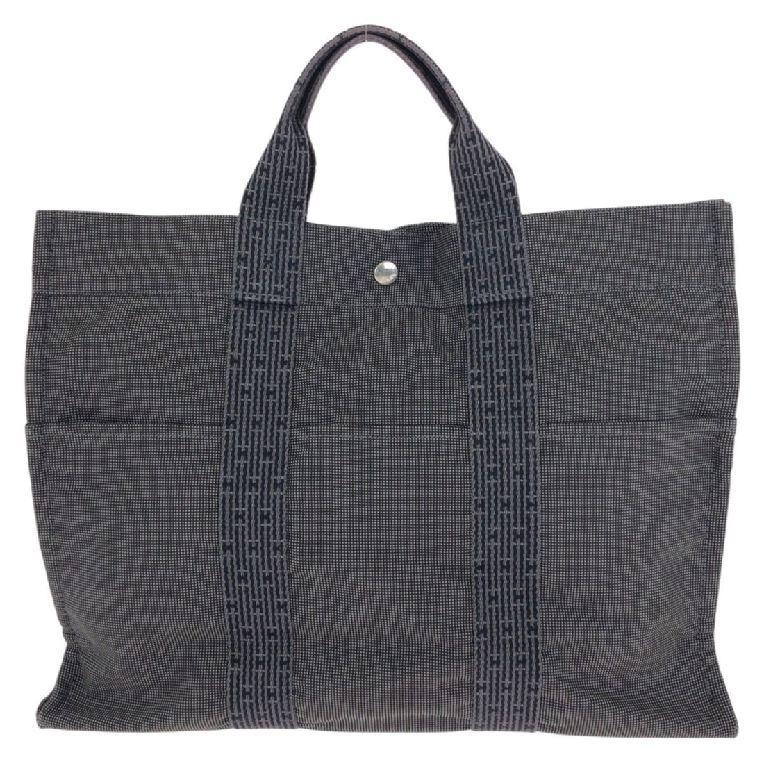 HERMES Herline MM Grey Polyamide Polyester Tote Bag Handbag for Women: --- Catalog ---Category: SizeSize (HxWxD): 31cm x 41cm x 10cm / 12.2'' x 16.14'' x 3.93''Category: DesignType: Handbag, Tote bagColor: GrayGender: WomenMaterial: Polyamide , Polyester Category: