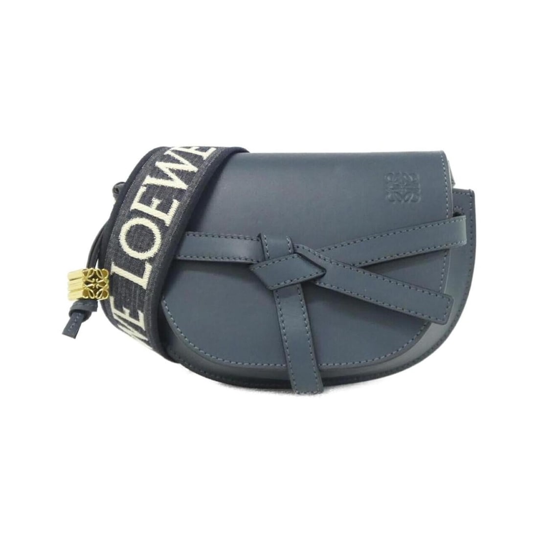 Loewe Gate Dual Mini A650N46X13 Shoulder Bag: --- Catalog ---Category: SizeSize (HxWxD): 14cm x 20cm x 9cm / 5.51'' x 7.87'' x 3.54''Category: DesignType: Shoulder bagColor: BlueGender: WomenMaterial: Leather Hardware Color: GoldLeather/Fur