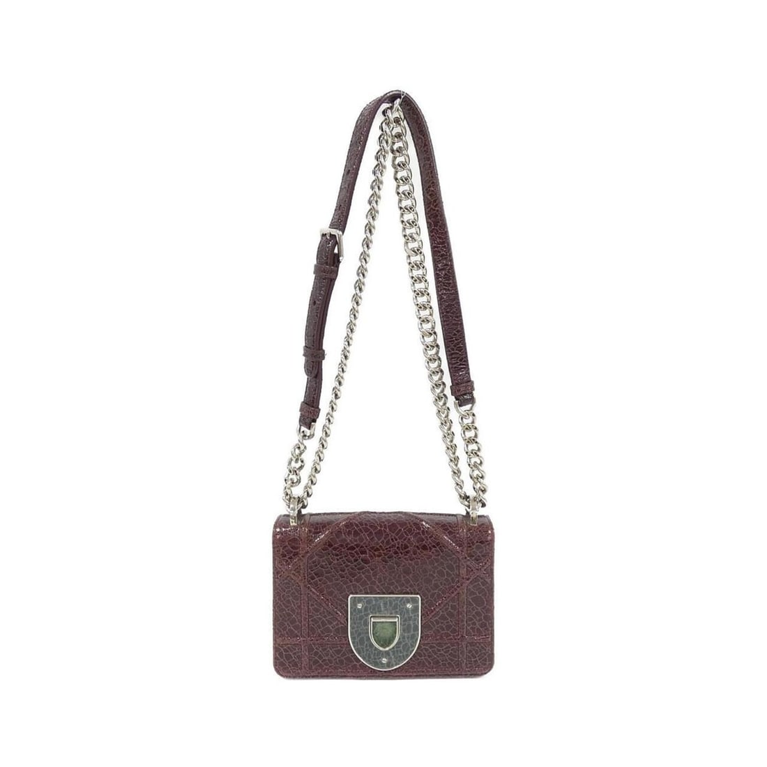 Christian Dior Diorama Shoulder Bag: --- Catalog ---Category: SizeSize (HxWxD): 12cm x 17cm x 8cm / 4.72'' x 6.69'' x 3.14''Category: DesignType: Shoulder bagColor: Blue, Bordeaux, Green, Red colorGender: WomenMaterial: Leather Hardware
