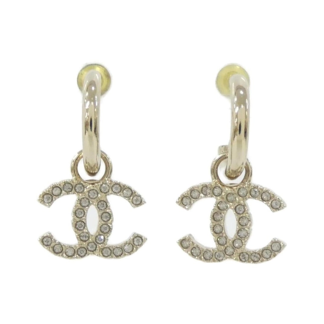Chanel ABD933 Earrings: --- Catalog ---Category: SizeSize (HxWxD): 26.00mm x 15.00mm / 1.02'' x 0.59''Category: DesignType: Stud earringsColor: Clear, GoldGender: WomenCategory: GeneralMPN: ABD933Brand: Chanel--- Item List -