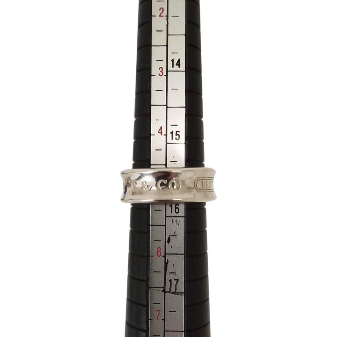 Van Cleef & Arpels Perlee Small Ring - 10