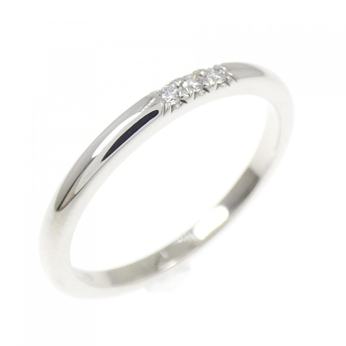 Tiffany Band Ring: --- Catalog ---Category: SizeJP Size: 10US Size: 5.5Category: DesignType: Band ringColor: PlatinumStone: DiamondGender: WomenMaterial: Platinum 950Category: GeneralBrand: Tiffany--- Item List