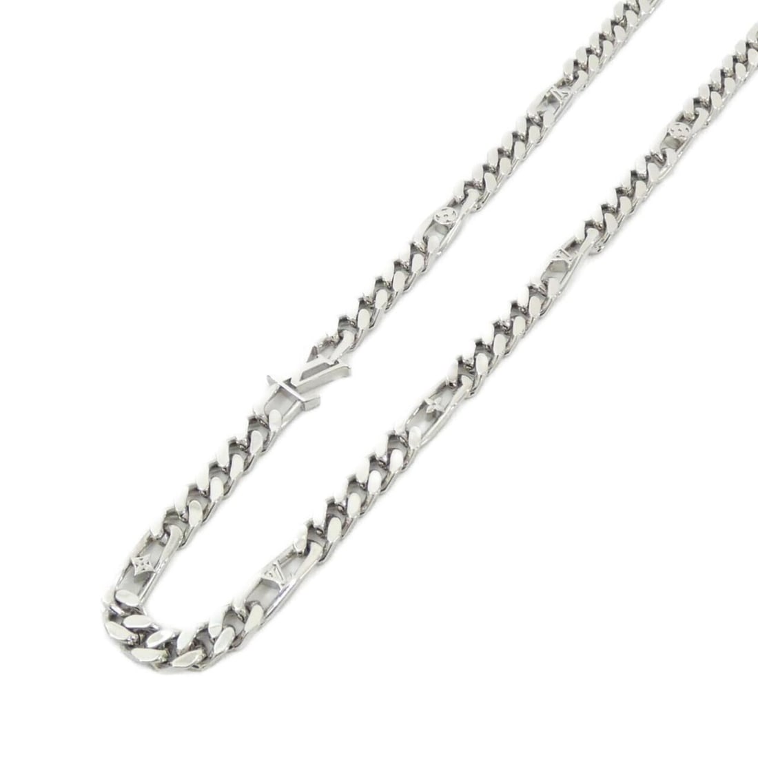 Louis Vuitton LV Figaro Necklace M02248: --- Catalog ---Category: SizePendant Size: 9mm x 8mm / 0.35'' x 0.31''Neck Circumference: 51.5 cm - 59 cm / 20.27'' - 23.22''Category: DesignColor: SilverGender: Women,MenNecklace Type: NecklaceCatego