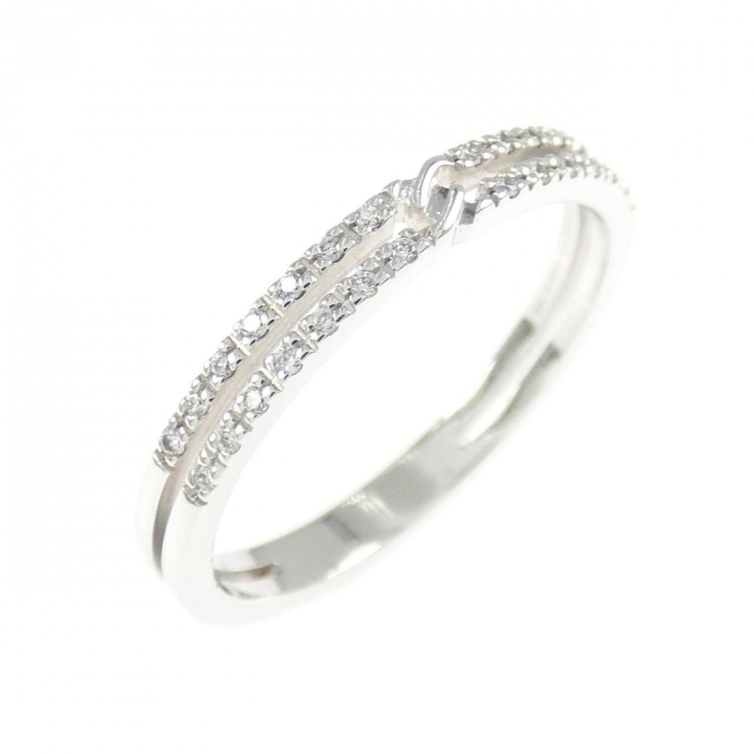 Gucci Infinity Ring: --- Catalog ---Category: SizeJP Size: 9US Size: 5Category: DesignType: Band ringColor: White goldStone: DiamondGender: WomenMaterial: White gold (18K)Category: GeneralBrand: Gucci--- Item List