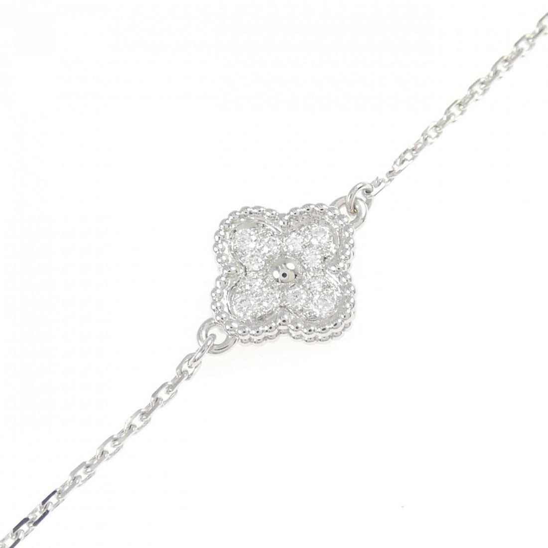 Van Cleef & Arpels Sweet Alhambra Bracelet: --- Catalog ---Category: SizeLength: 16cm - 17.5cm / 6.29'' - 6.88''Category: DesignType: Charm braceletStone: DiamondGender: WomenMaterial: White gold (18K)Category: GeneralMPN: VCARO85600Brand: Van