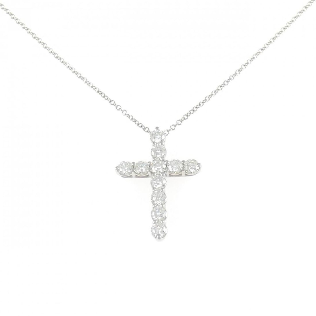 Tiffany Medium Cross Necklace: --- Catalog ---Category: SizePendant Size: 21.2mm x 15.5mm / 0.83'' x 0.61''Neck Circumference: 41 cm / 16.14''Category: DesignStone: DiamondGender: WomenMaterial: Platinum 950Pendant Type: PendantNec