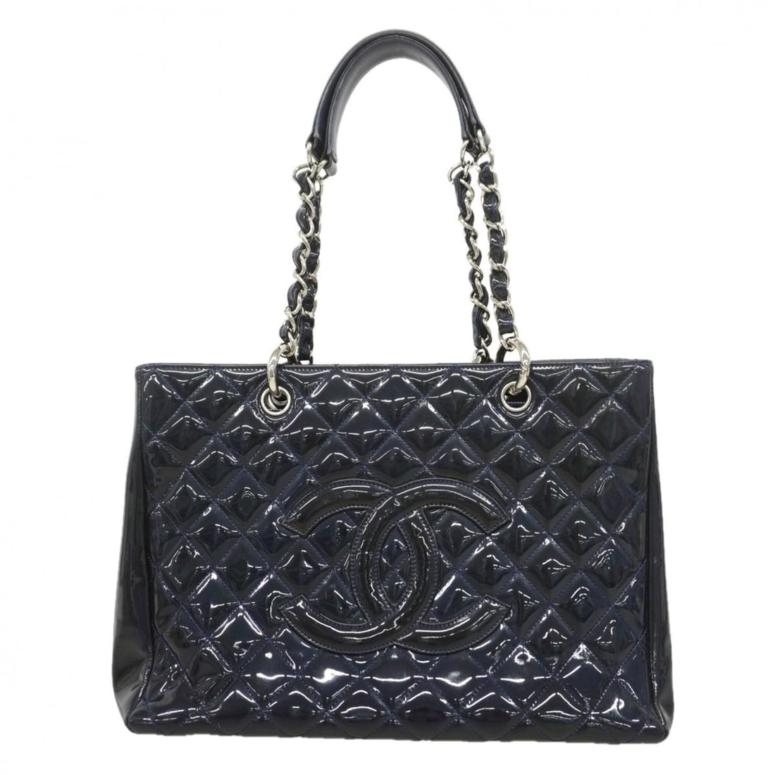 Chanel Tote Bag/Chain Tote, Matelassé Patent Leather, Navy, Women's: --- Catalog ---Category: SizeSize (HxWxD): 25cm x 33.5cm x 13cm / 9.84'' x 13.18'' x 5.11''Category: DesignType: Tote bagColor: NavyGender: WomenMaterial: Patent leather Hardware Color: SilverCategory