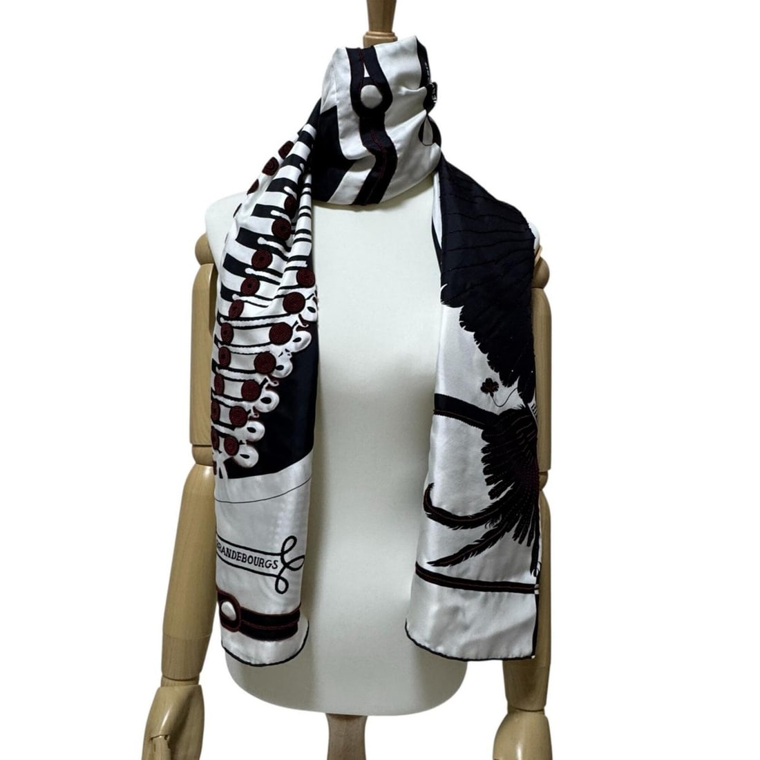 Hermes Brazil & Brande Boule Beaded Shawl/Stole for Women: --- Catalog ---Category: SizeSize (LxW): 1.73m x 44cm / 68.11'' x 17.32''Category: DesignType: StoleColor: Black, Red color, WhiteGender: WomenMaterial: Silk Category: GeneralBrand: Hermes--- Item Lis