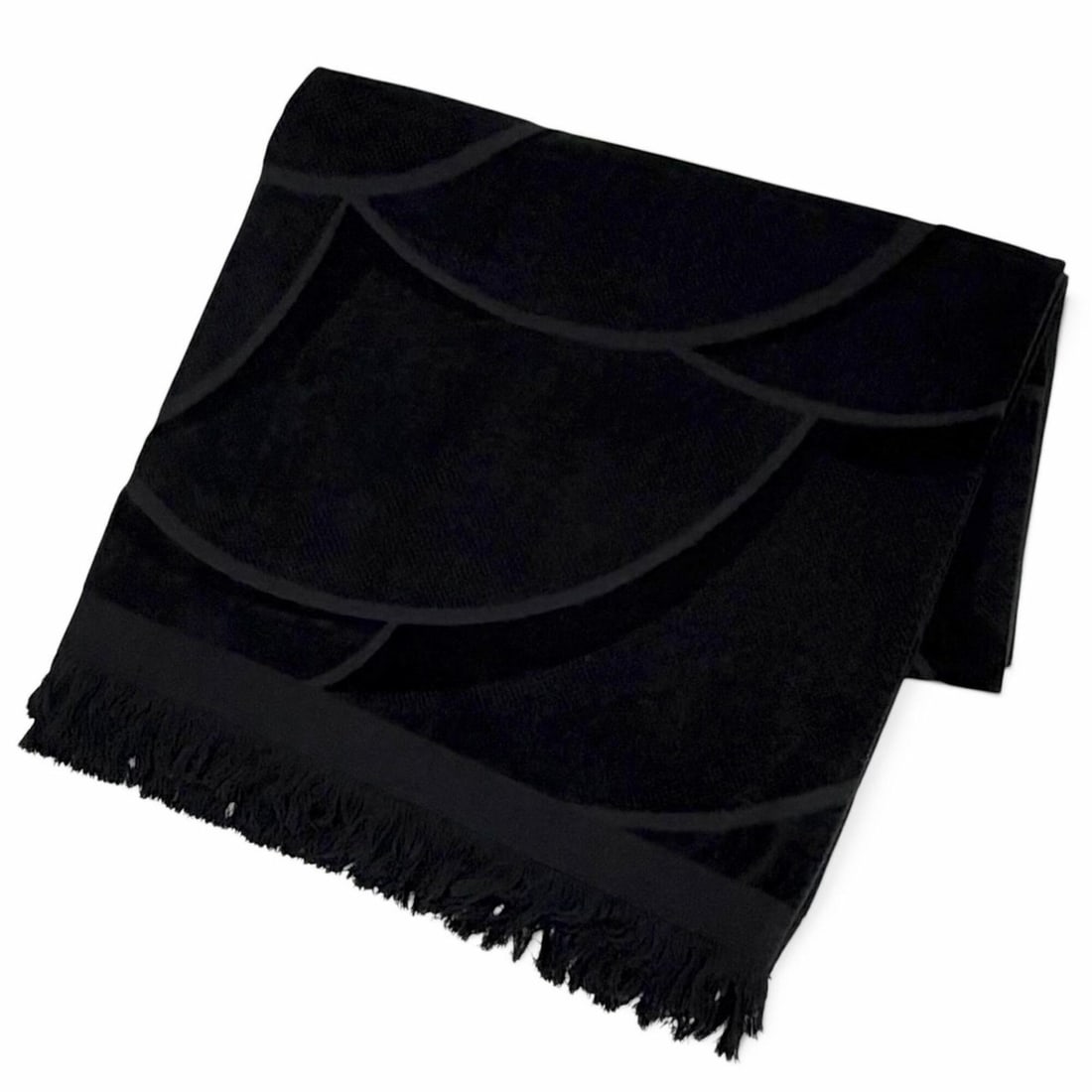 CHANEL 100% Cotton Coco Mark Big Camellia Fringe Large Blanket Towel Black Made in Italy Women's: --- Catalog ---Category: DesignColor: BlackMaterial: CottonCategory: GeneralBrand: ChanelCountry of Origin: ItalyCategory: Blanket TypeType: BlanketCategory: Physical PropertiesSize (HxWxD): 1780.00mm