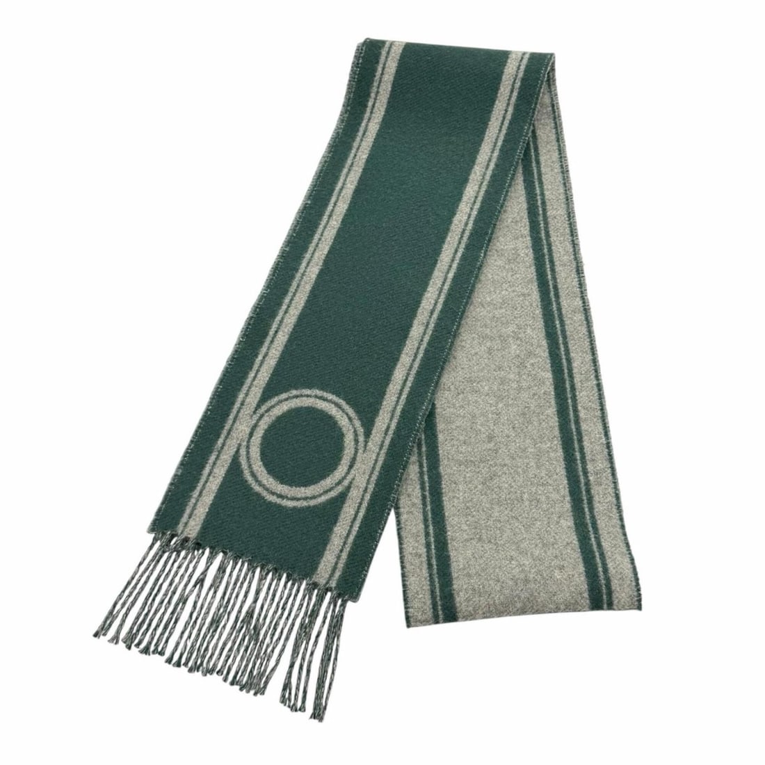 HERMES 100% Cashmere Band de Répostole Scarf/Stole - Green/Gray Made in England Women's: --- Catalog ---Category: SizeSize (LxW): 1.89m x 15.5cm / 74.4'' x 6.1''Category: DesignType: StoleColor: Gray, GreenGender: WomenMaterial: Cashmere Category: GeneralBrand: HermesCountry of Origin: Un