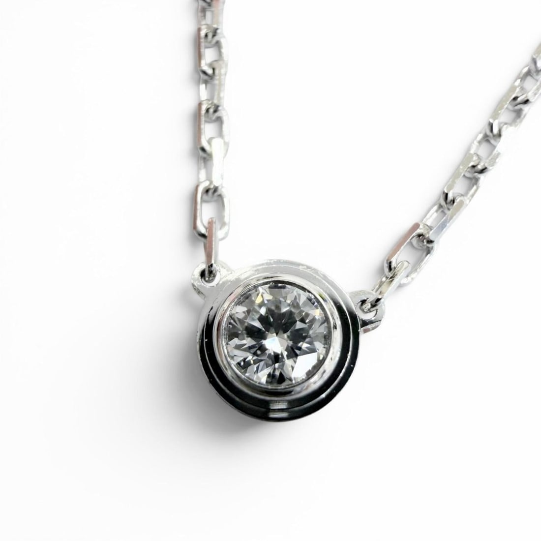 Cartier DDX971 Damour SM Diamond Necklace 750 (WG) Pendant White Gold Weight 2.82g Women's: --- Catalog ---Category: SizePendant Size: 4mm / 0.15''Neck Circumference: 37.5 cm - 41 cm / 14.76'' - 16.14''Category: DesignColor: White goldStone: DiamondGender: WomenMaterial: White gold (18K)Pend