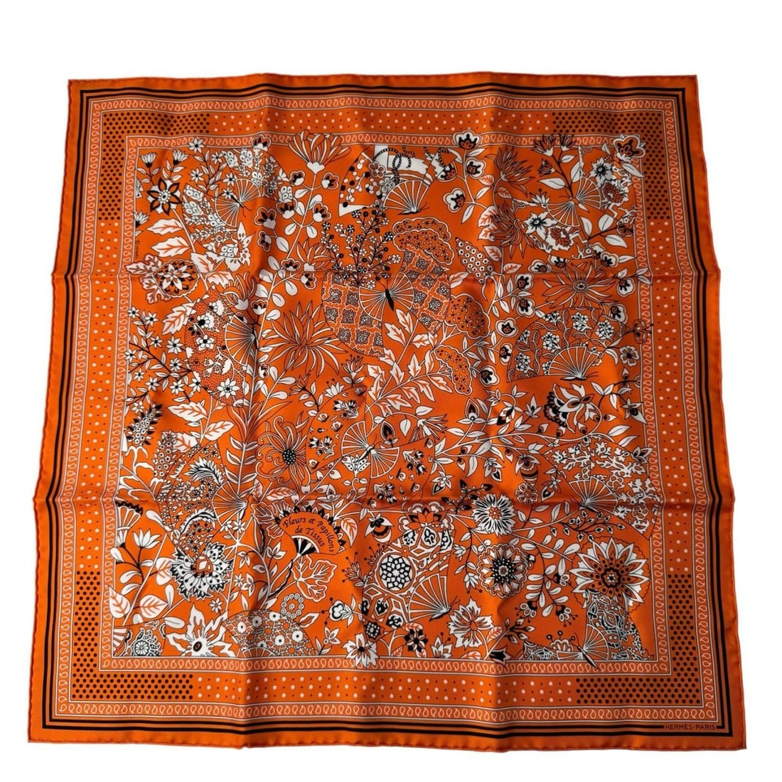Hermes Carre 55 Floral Fabric Silk Scarf Muffler Bandana for Women: --- Catalog ---Category: SizeSize (LxW): 55cm x 55cm / 21.65'' x 21.65''Category: DesignType: ScarfColor: OrangeGender: WomenMaterial: Silk Category: GeneralBrand: Hermes--- Item List ---Section: