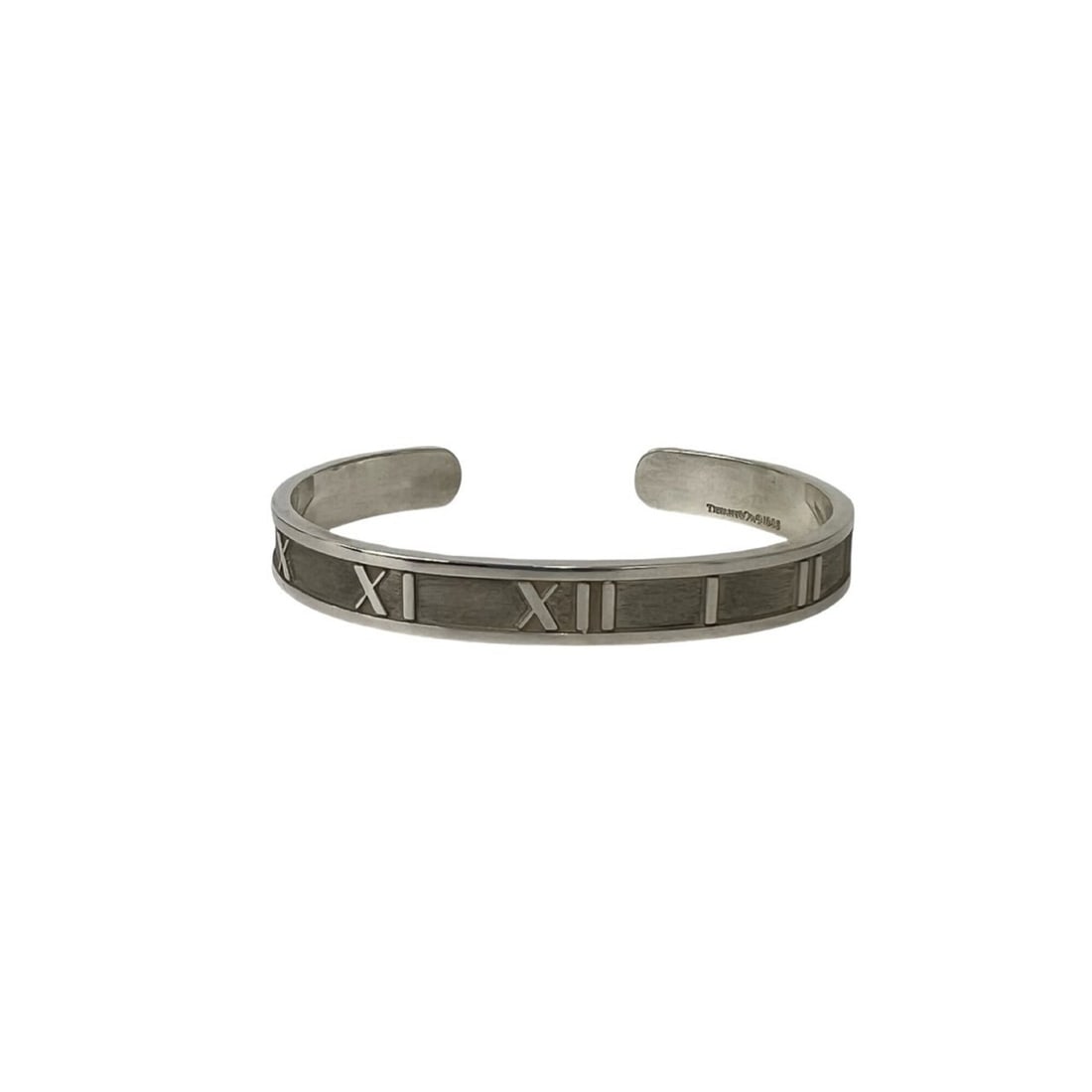 TIFFANY&Co. Tiffany Vintage Atlas Bangle, Sterling Silver 925, Accessory, 89946: --- Catalog ---Category: SizeLength: 14.5cm / 5.7''Category: DesignType: BangleColor: SilverGender: WomenMaterial: Silver 925Category: GeneralBrand: Tiffany--- Item List ---Section: ConditionRanking: 