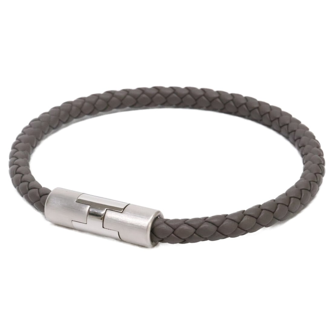 HERMES Puzzle H Leather Bracelet, Gris Etoupe, Men's: --- Catalog ---Category: SizeLength: 22cm / 8.66''Category: DesignType: Charm braceletColor: EtainGender: MenMaterial: Swift leatherCategory: GeneralBrand: Hermes--- Item List ---Section: ConditionRan