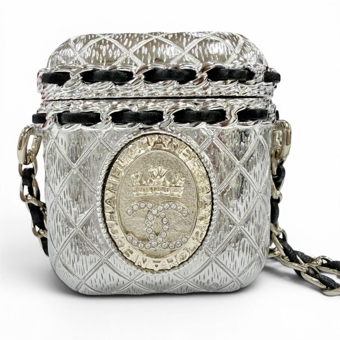 CHANEL B21A Coco Mark Crown Matelassé AirPods 2nd Generation Case, Silver, Made in Italy, Women's,: --- Catalog ---Category: DesignType: OthersColor: SilverGender: WomenCategory: GeneralBrand: ChanelCountry of Origin: ItalyCategory: Physical PropertiesSize (HxWxD): 6cm x 5cm x 2.5cm / 2.36'' x 1.96'