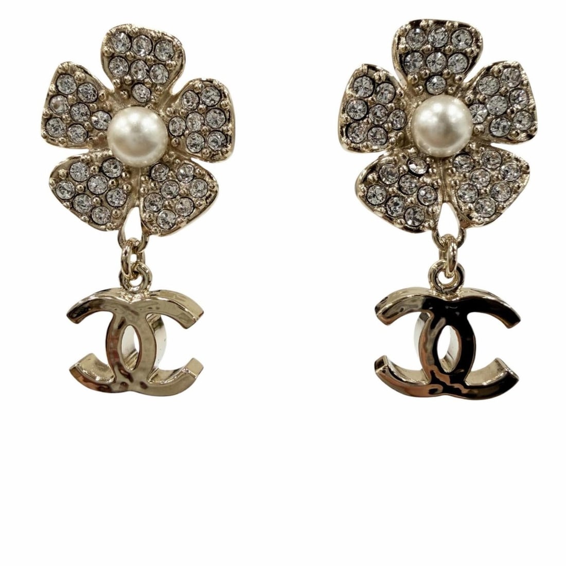 CHANEL B23S Coco Mark Pearl and Bijou Flower Earrings, Gold, Made in Italy, 2023 Model, Women's,: --- Catalog ---Category: SizeSize (HxWxD): 35.00mm x 20.00mm / 1.38'' x 0.79''Category: DesignType: Stud earringsColor: GoldGender: WomenCategory: GeneralMPN: B23SBrand: ChanelCountry of Origin: Italy