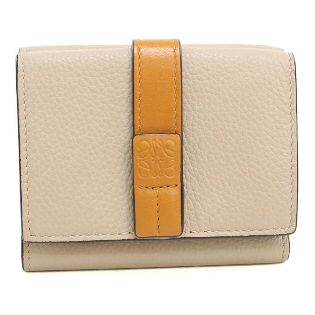 LOEWE Trifold Wallet Anagram Women's Beige: --- Catalog ---Category: SizeSize (HxWxD): 8cm x 9.5cm x 2.5cm / 3.14'' x 3.74'' x 0.98''Category: DesignType: Wallet (tri-fold)Color: BeigeGender: WomenMaterial: Leather Leather/Fur Type: CalfskinCat